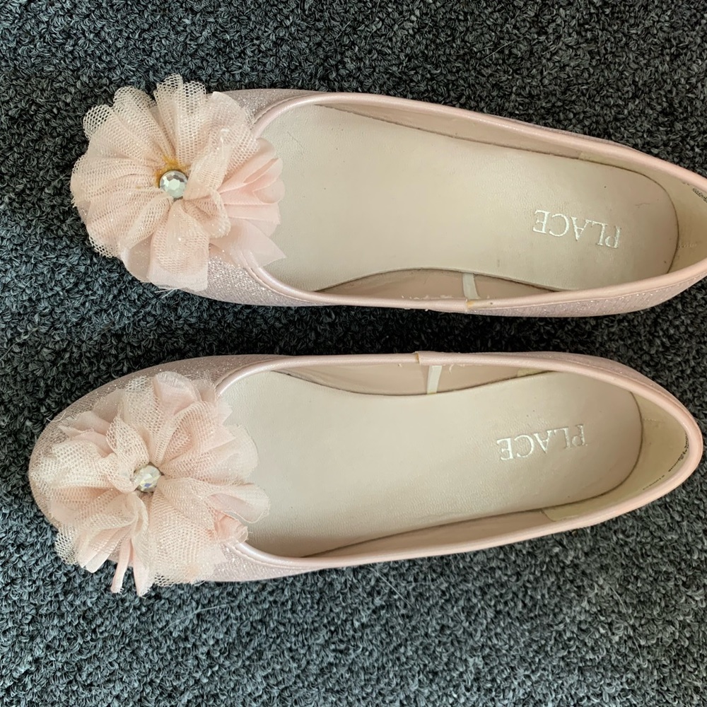 The Children’s Place - Glitter flats with mesh flower. - Picture 2 of 7